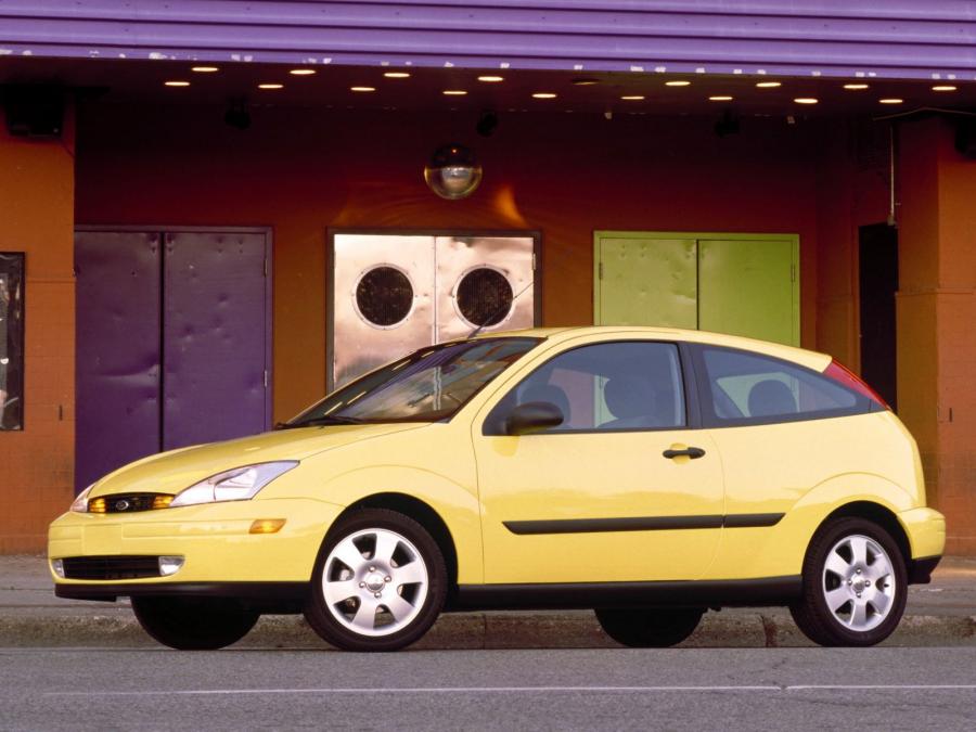  Ford Focus ZX3 1999 года  (фото 14 из 23)